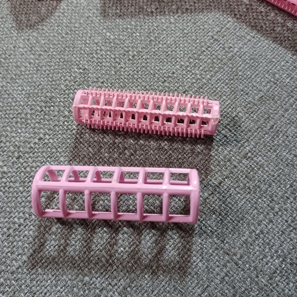 Vtg snap on Wil-Hold hair curlers. Lot 45 plus - Picture 3 of 4